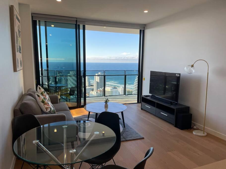 Апартаменты Stunning Oceanview 2Br In The Heart Of Broadbeach 44F Голд-Кост Экстерьер фото