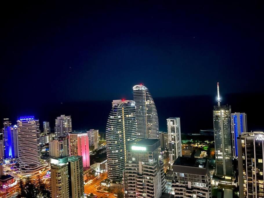 Апартаменты Stunning Oceanview 2Br In The Heart Of Broadbeach 44F Голд-Кост Экстерьер фото