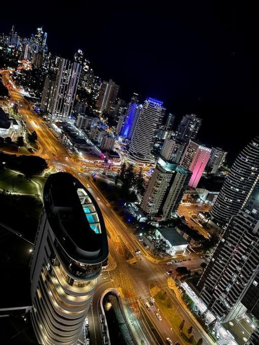 Апартаменты Stunning Oceanview 2Br In The Heart Of Broadbeach 44F Голд-Кост Экстерьер фото