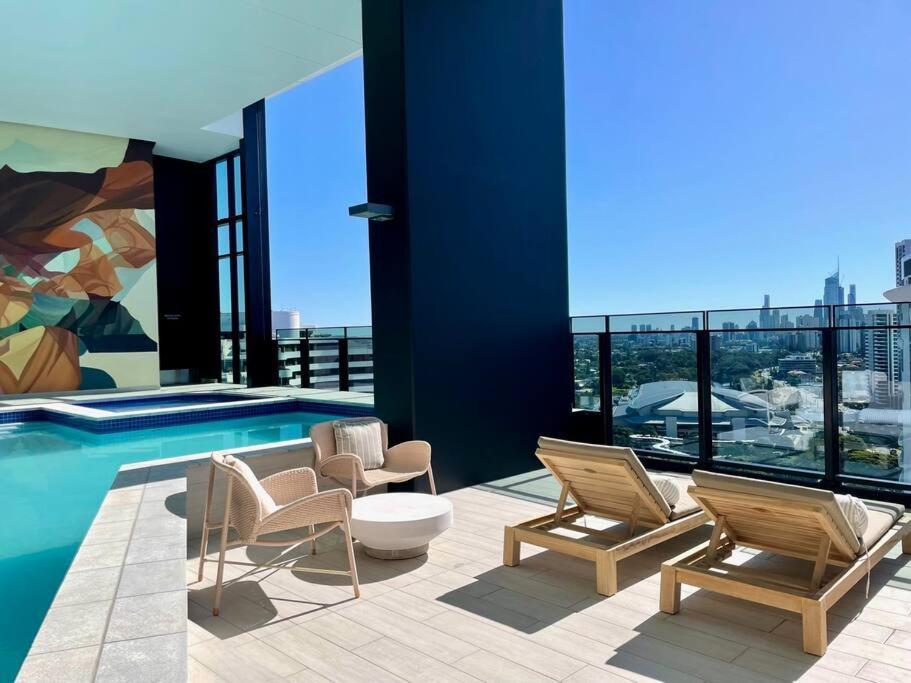 Апартаменты Stunning Oceanview 2Br In The Heart Of Broadbeach 44F Голд-Кост Экстерьер фото