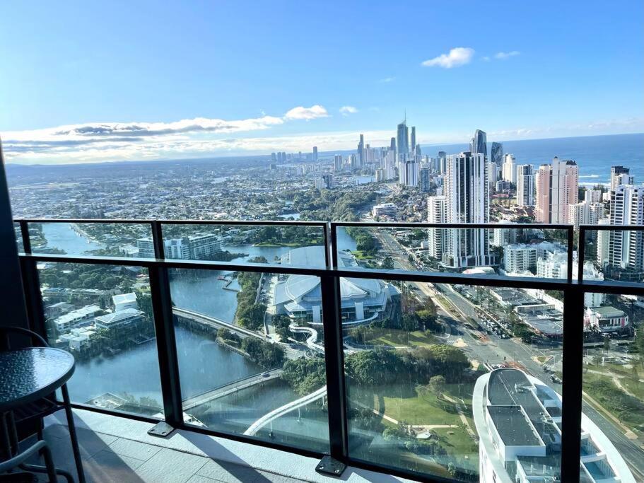 Апартаменты Stunning Oceanview 2Br In The Heart Of Broadbeach 44F Голд-Кост Экстерьер фото