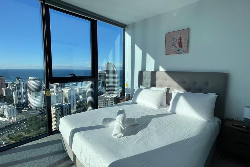 Апартаменты Stunning Oceanview 2Br In The Heart Of Broadbeach 44F Голд-Кост Экстерьер фото